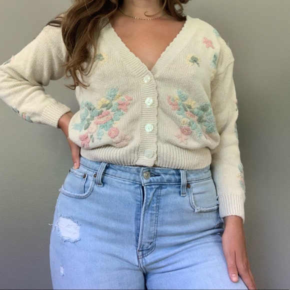 Sweaters - VINTAGE EMBROIDERED CARDIGAN SWEATER